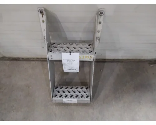 MACK CXU613 FRAME STEP