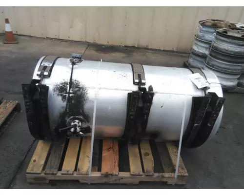 MACK CXU613 FUEL TANK