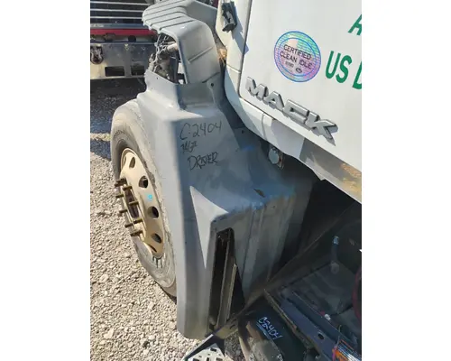 MACK CXU613 Fender Extension