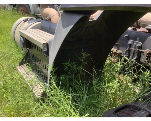 MACK CXU613 Fender Extension