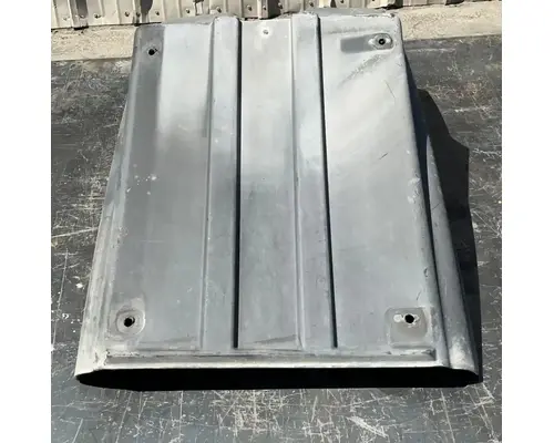 MACK CXU613 Fender Extension