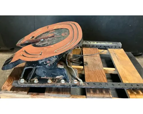 MACK CXU613 Fifth Wheel