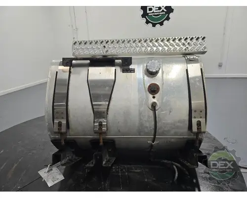 MACK CXU613 Fuel Tank