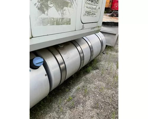 MACK CXU613 Fuel Tank