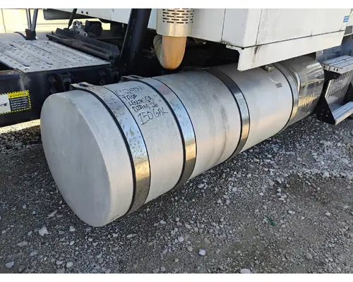 MACK CXU613 Fuel Tank