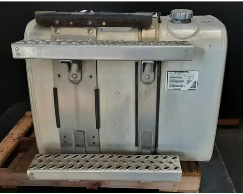 MACK CXU613 Fuel Tank