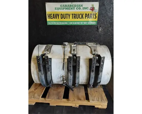 MACK CXU613 Fuel Tank
