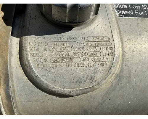 MACK CXU613 Fuel Tank