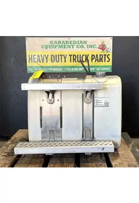 MACK CXU613 Fuel Tank