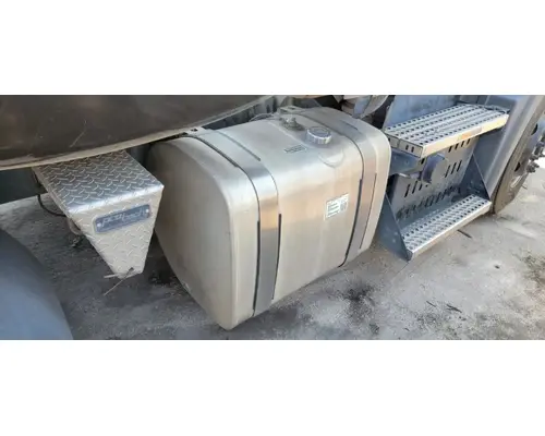 MACK CXU613 Fuel Tank