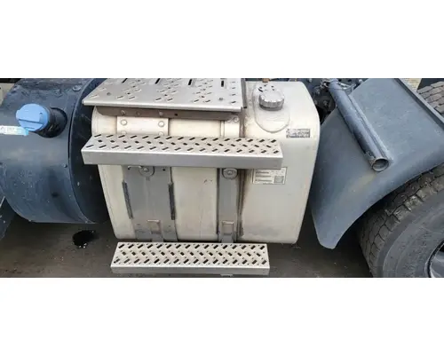MACK CXU613 Fuel Tank