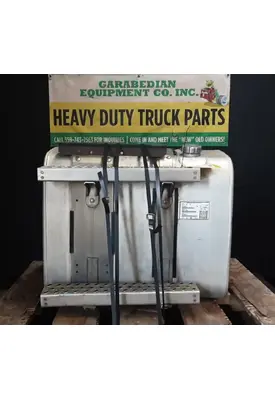 MACK CXU613 Fuel Tank