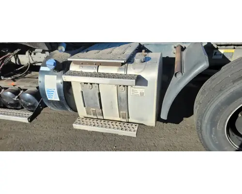 MACK CXU613 Fuel Tank