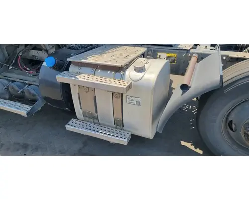 MACK CXU613 Fuel Tank