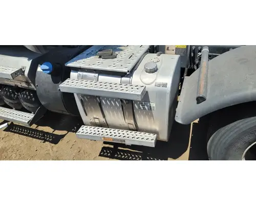 MACK CXU613 Fuel Tank