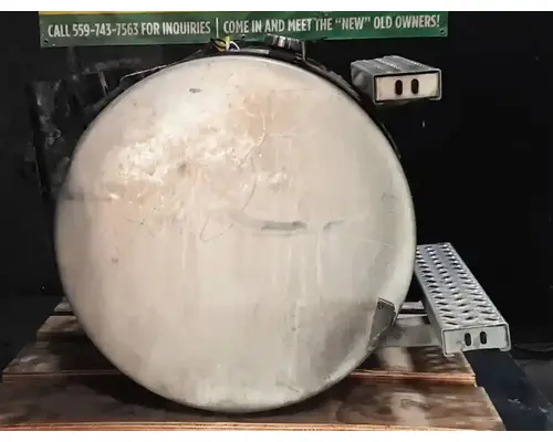 MACK CXU613 Fuel Tank