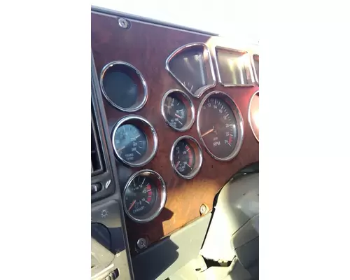 MACK CXU613 GAUGE CLUSTER