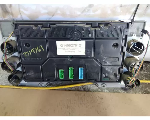 MACK CXU613 GAUGE CLUSTER