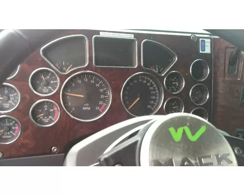 MACK CXU613 GAUGE CLUSTER