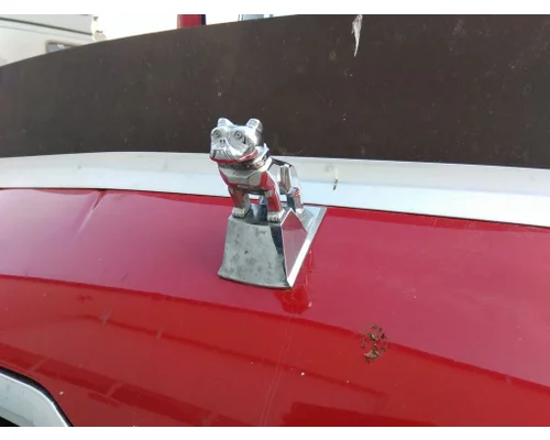 MACK CXU613 HOOD ORNAMENT