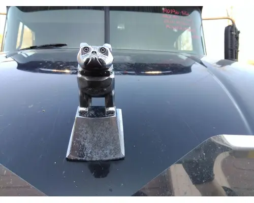 MACK CXU613 HOOD ORNAMENT