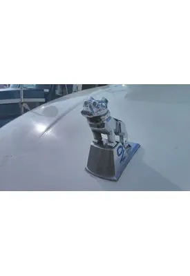 MACK CXU613 HOOD ORNAMENT