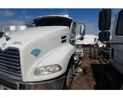 MACK CXU613 Hood