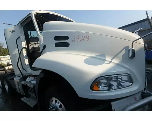 MACK CXU613 Hood