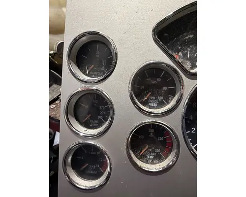 MACK CXU613 Instrument Cluster