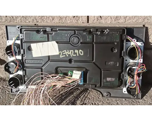 MACK CXU613 Instrument Cluster