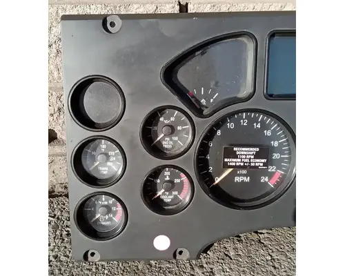 MACK CXU613 Instrument Cluster