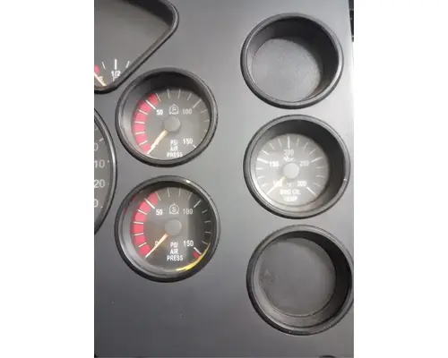 MACK CXU613 Instrument Cluster