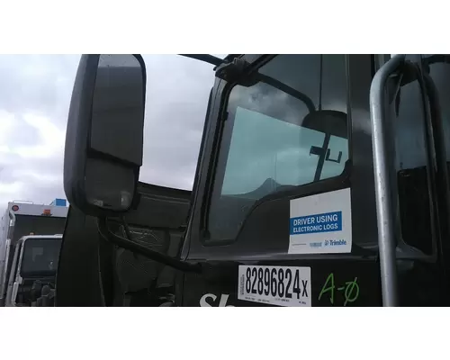 MACK CXU613 MIRROR ASSEMBLY CABDOOR