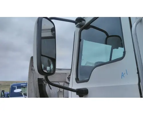 MACK CXU613 MIRROR ASSEMBLY CABDOOR