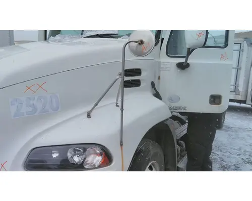 MACK CXU613 MIRROR ASSEMBLY FENDERHOOD