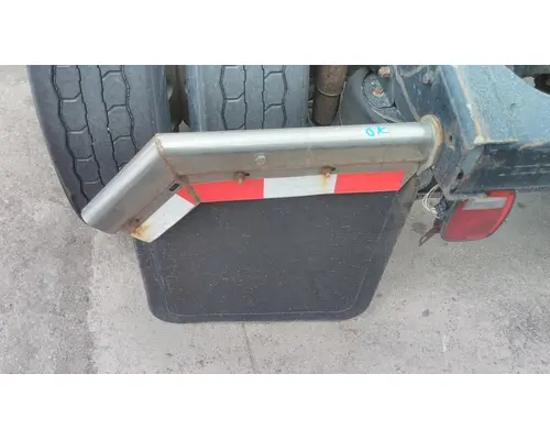 MACK CXU613 MUD FLAP HANGER