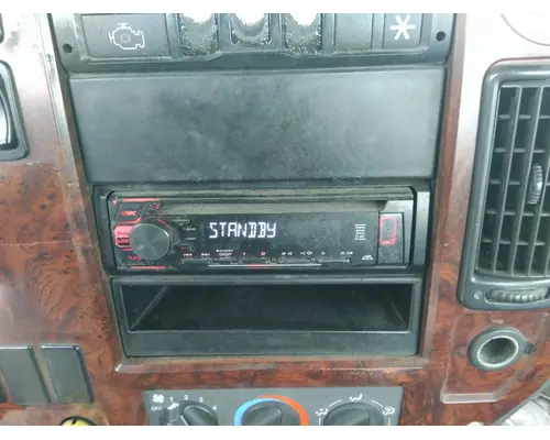 MACK CXU613 RADIO AMFMBLUETOOTH