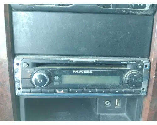 MACK CXU613 RADIO AMFMBLUETOOTH