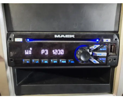 MACK CXU613 RADIO AMFMBLUETOOTH