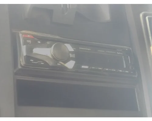 MACK CXU613 RADIO AM/FM/CD