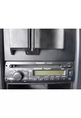 MACK CXU613 RADIO AM/FM/CD