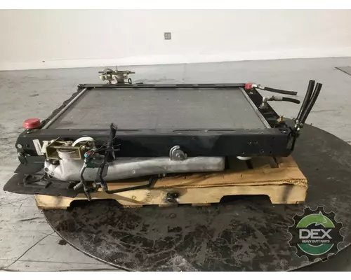 MACK CXU613 Radiator