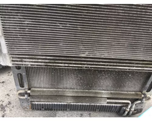 MACK CXU613 Radiator