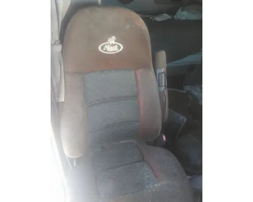 MACK CXU613 SEAT, FRONT