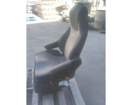 MACK CXU613 SEAT, FRONT