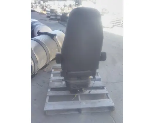 MACK CXU613 SEAT, FRONT