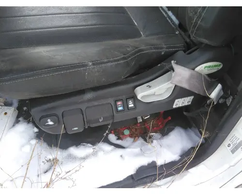 MACK CXU613 SEAT, FRONT