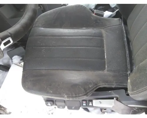 MACK CXU613 SEAT, FRONT