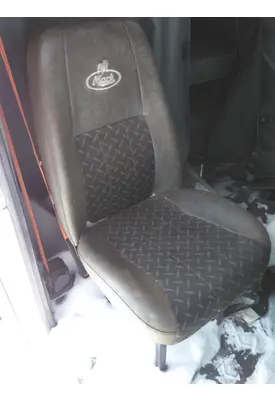 MACK CXU613 SEAT, FRONT