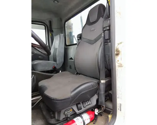 MACK CXU613 SEAT, FRONT